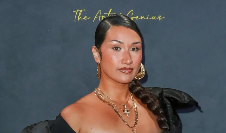 Cleo Sol will see you now