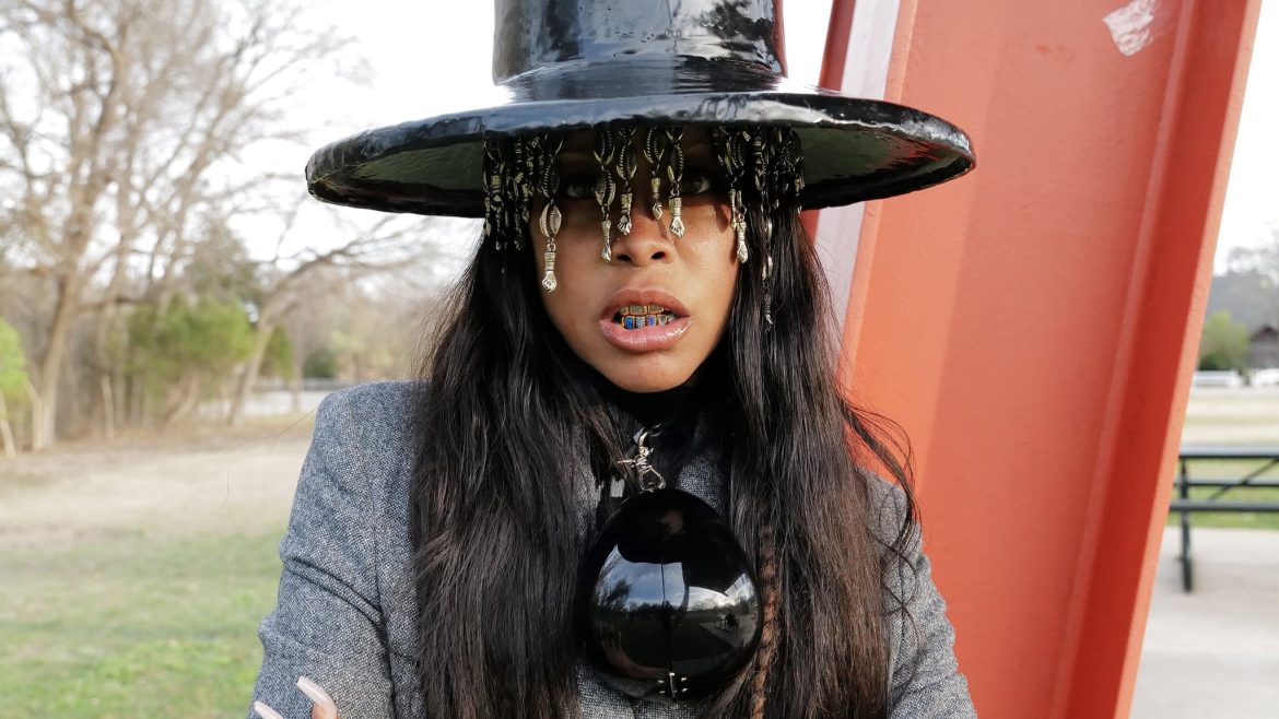 Erykah Badu & Alchemist drop bew single “Next to You”
