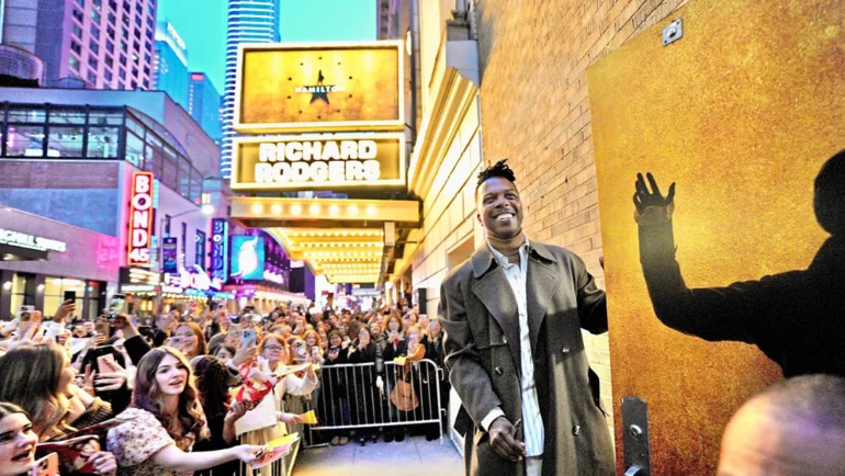 Leslie Odom Interview